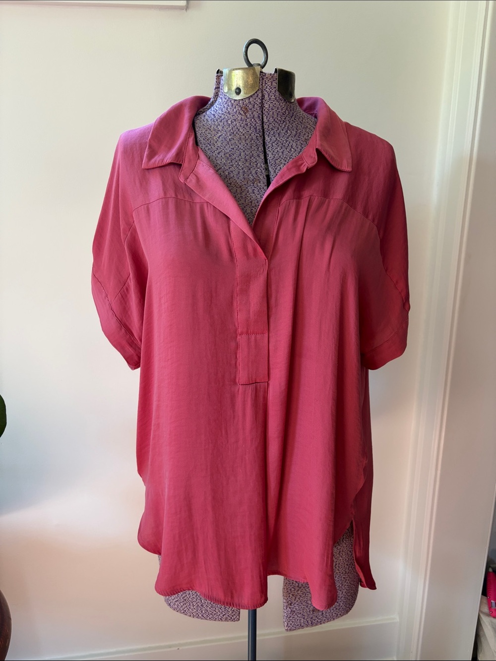 Vince Camuto Rose-Pink Satin Short Sleeve Tunic Blouse